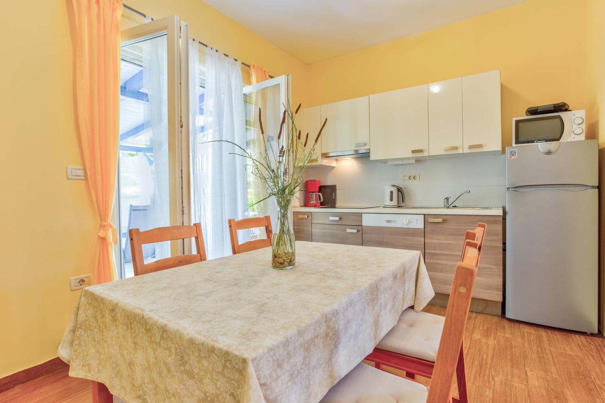 Apartment In Villa Moletto Seaside & Relax - 4 Guests Lovrečica Kültér fotó