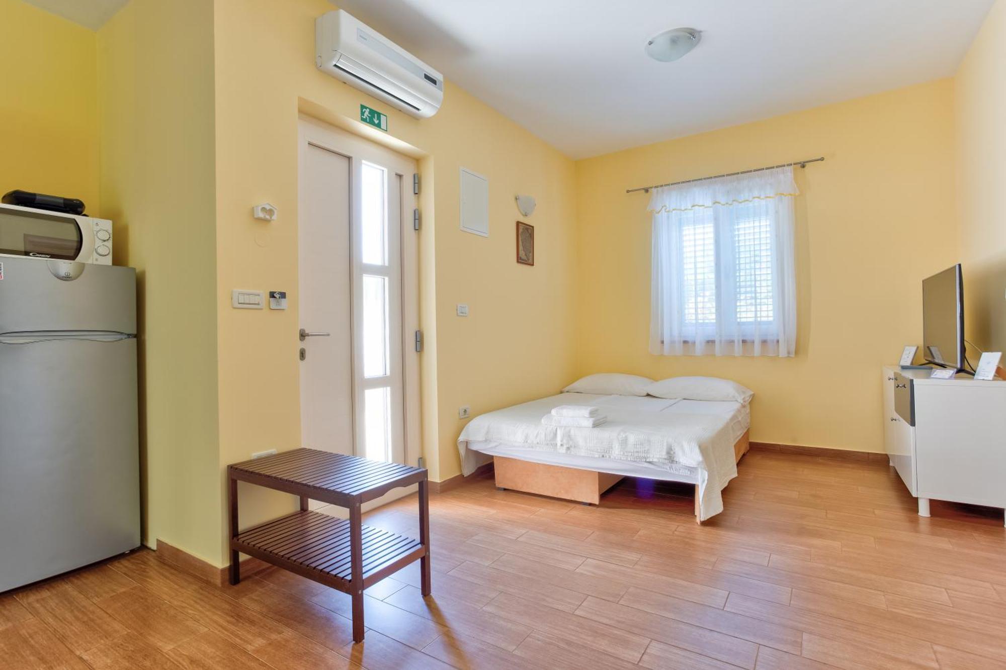 Apartment In Villa Moletto Seaside & Relax - 4 Guests Lovrečica Kültér fotó