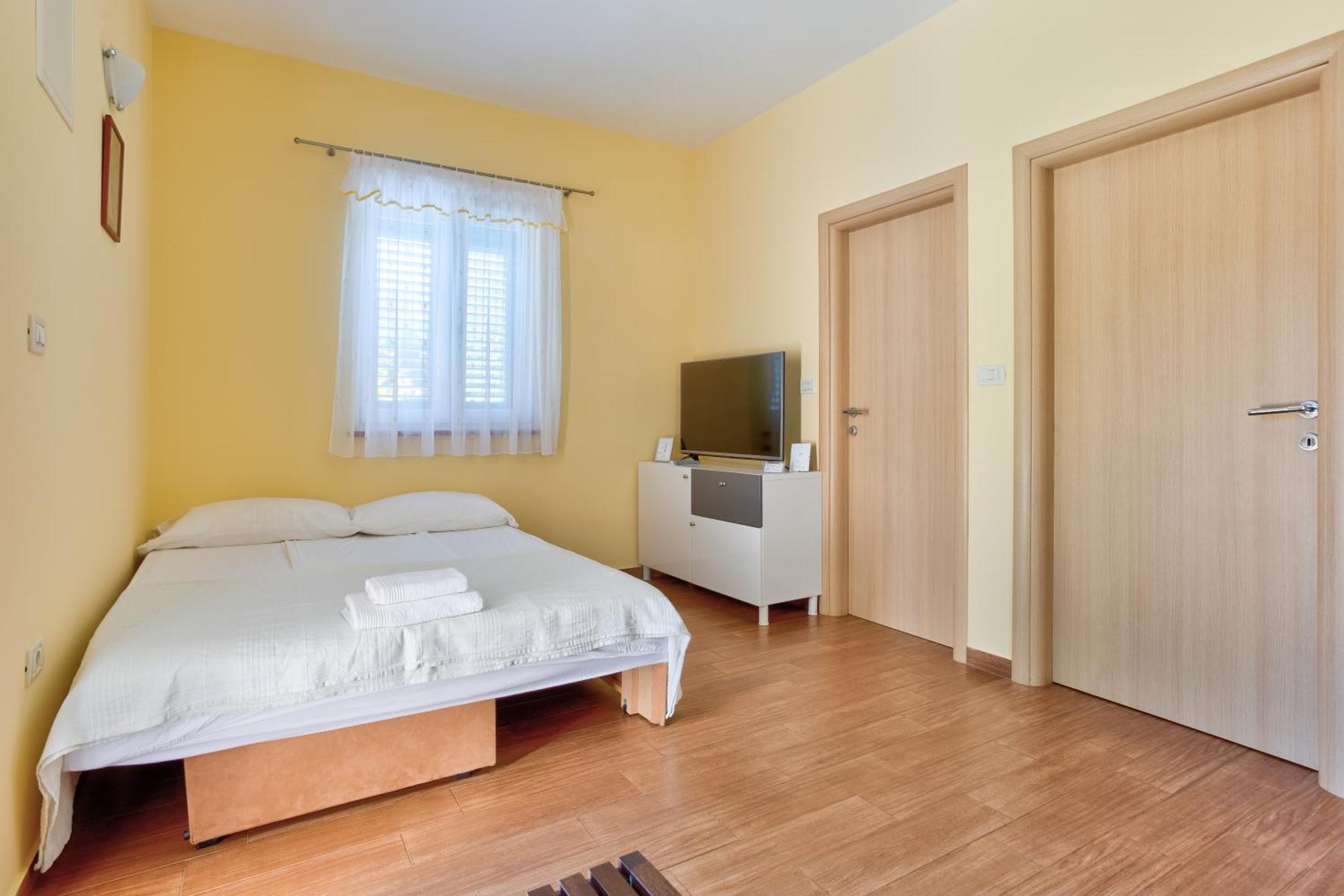 Apartment In Villa Moletto Seaside & Relax - 4 Guests Lovrečica Kültér fotó
