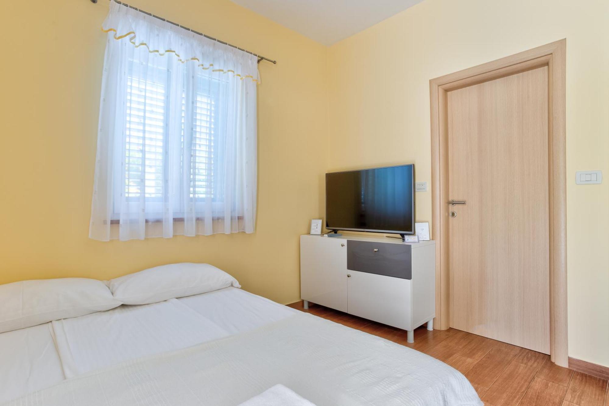 Apartment In Villa Moletto Seaside & Relax - 4 Guests Lovrečica Kültér fotó
